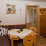 Huettstaedterhof Familie Poetsch Bauernhof *